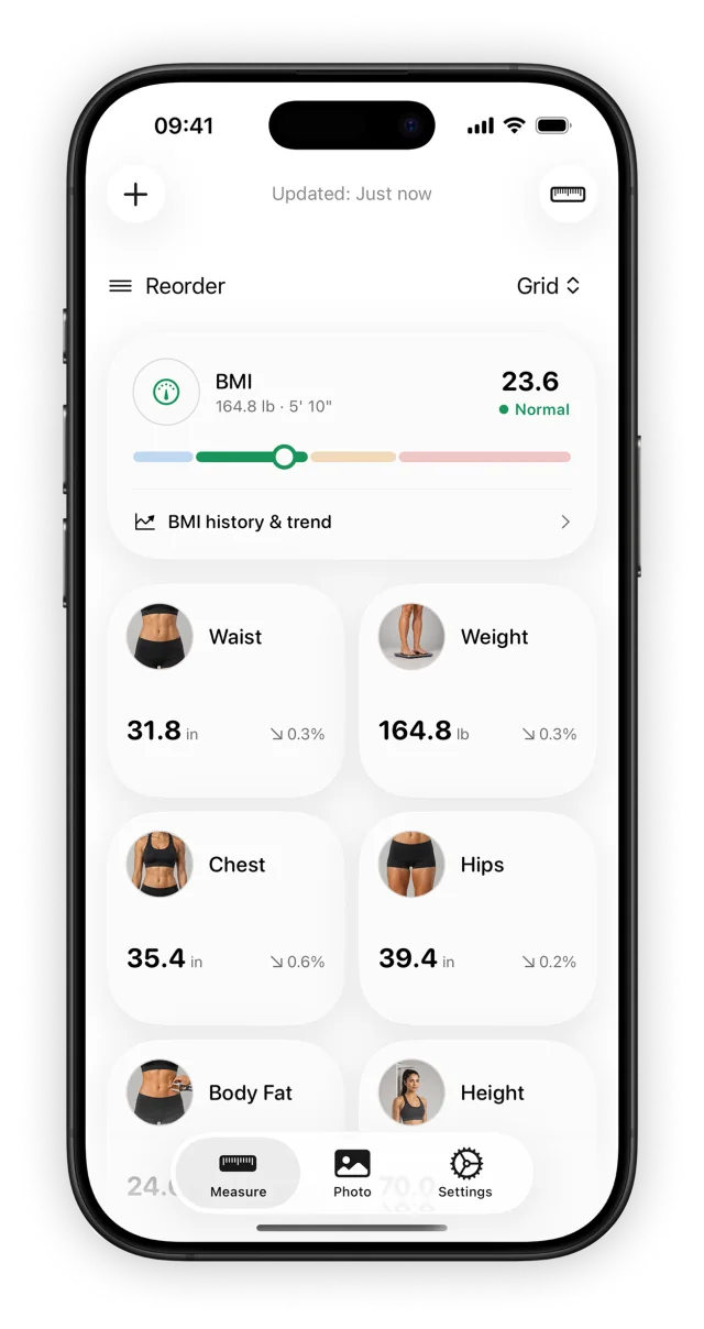 Panel de medidas de BodyLog en iPhone, con la interfaz en inglés.